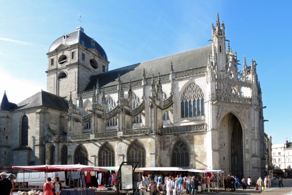 Basilique_Notre-Dame_-_Alençon_1