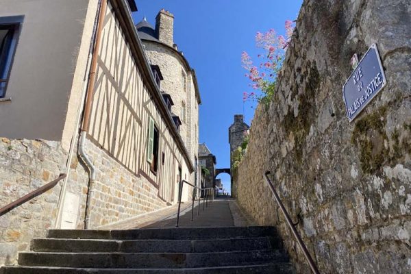 Domfront-en-Poiraie-2022---PPeigney-T61--8-