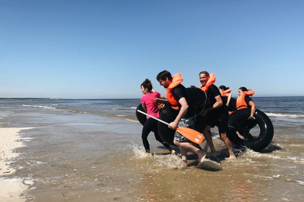 activité-team-building-plage-normandie-journee-de-cohesion-a-la-mer-Deauville-trouville