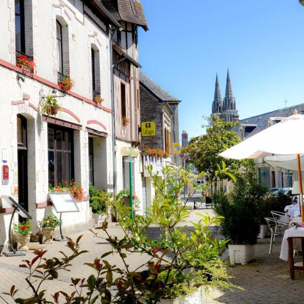 hotel-du-dauphin-facade-sees-264402