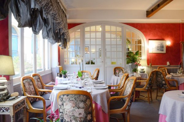 hotel-du-dauphin-restaurant-sees-595340