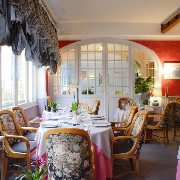 hotel-du-dauphin-restaurant-sees-595340